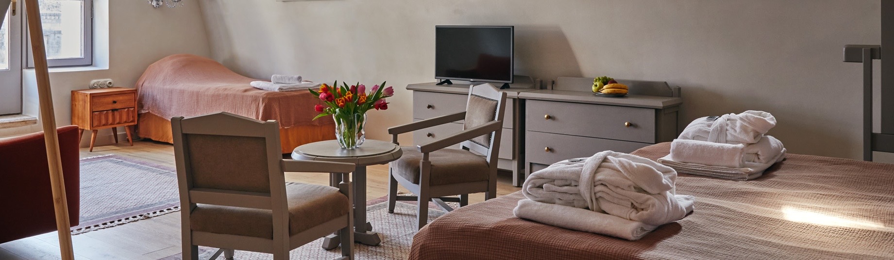 Szobák a mélyföldszinten